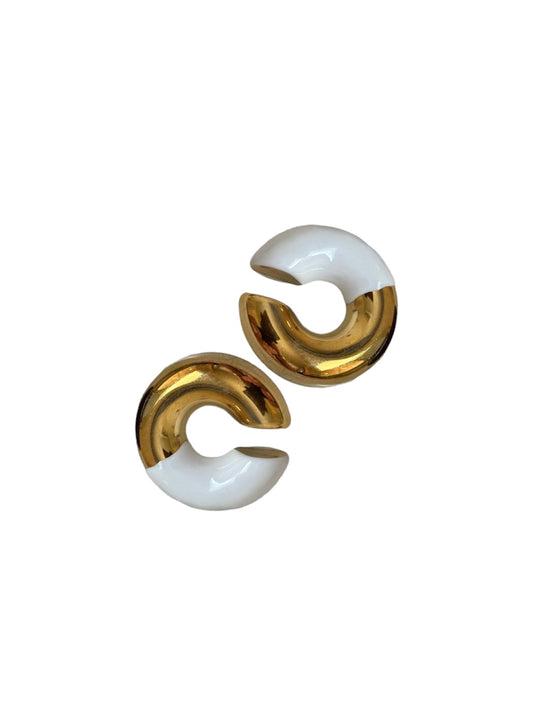 Eleni White Earcuff