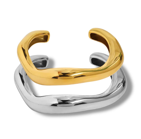 Ava Bangle